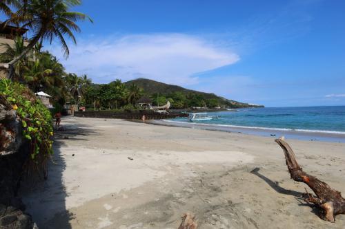 Anom-Mendira-beach-Candidasa-Bali