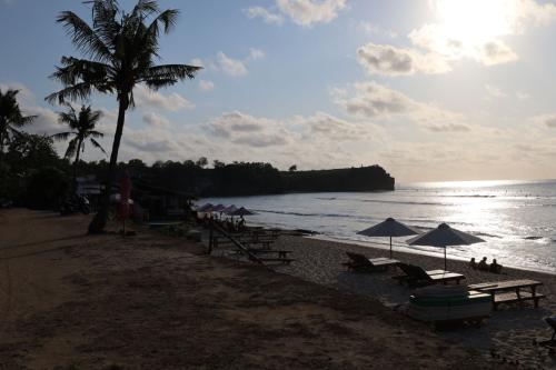 Balangan-Beach-Nusa-Dua-Bali-before-sunset