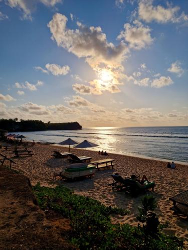 Balangan-Beach-Nusa-Dua-Bali-parking-view