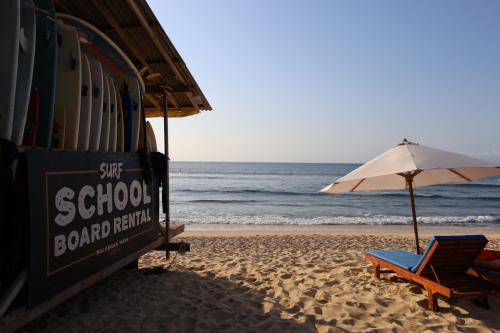 Balangan-Beach-Nusa-Dua-Bali-surfing-school