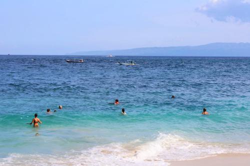 Bias-Tugel-beach-Padang-Bai-Bali-Nusa-Penida-view