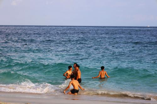 Bias-Tugel-beach-Padang-Bai-Bali-locals