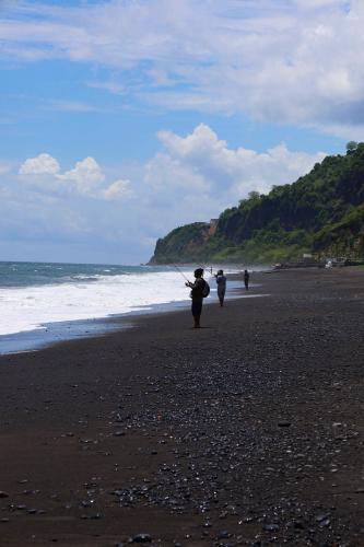 Bug-Bug-Beach-Bali-fisherman