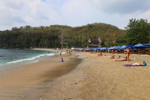Crystal-Bay-Nusa-Penida-beach