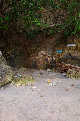 Crystal-Bay-Nusa-Penida-way-to-Pandan-Beach