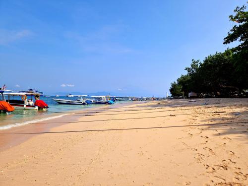 Manets-Beach-Nusa-penida-Bali-Bali-view