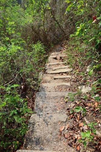 Pandan-Beach-Nusa-Penida-stairs-2