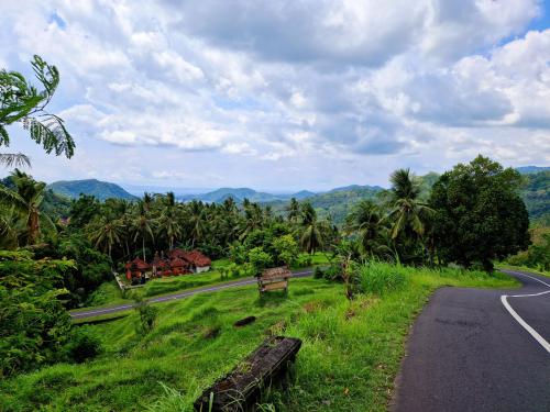 Sibetan-Manggis-mountain-view